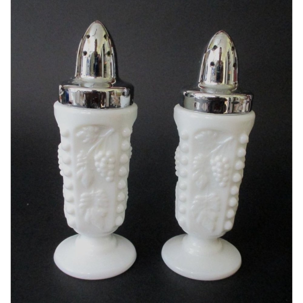 Vintage Westmoreland Paneled Grape Milk Glass Salt Pepper Shakers